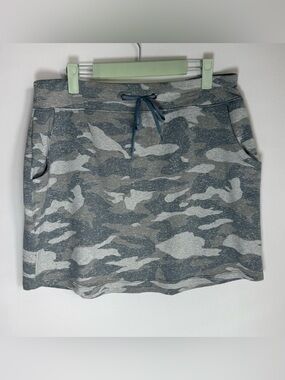 Balance Collection camo skirt • Women’s large